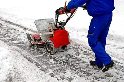 Find snow plower near you